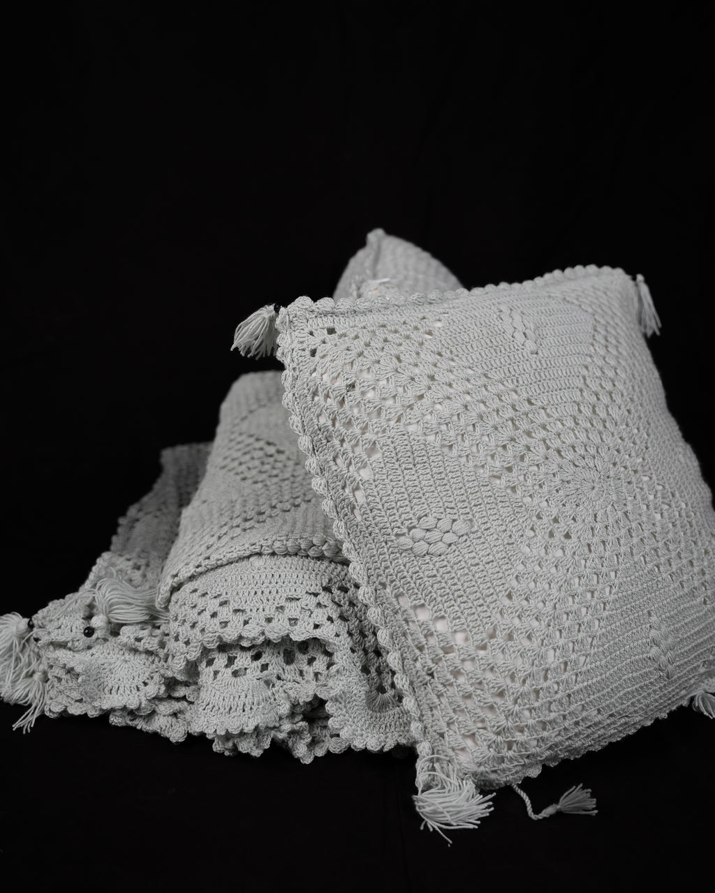 Crochet bedcover queen size & 3 cushions