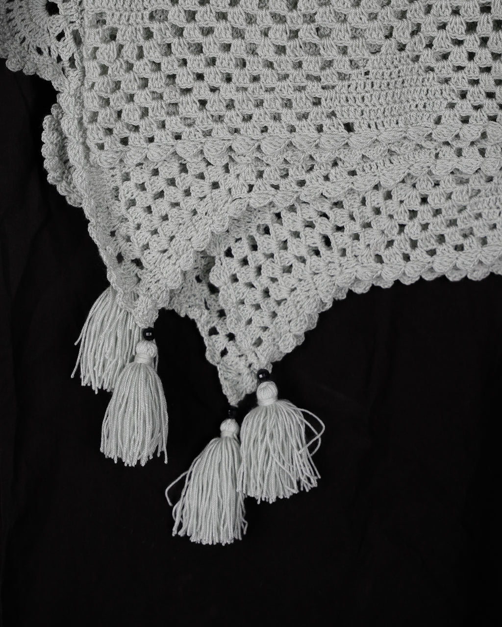 Crochet bedcover queen size & 3 cushions