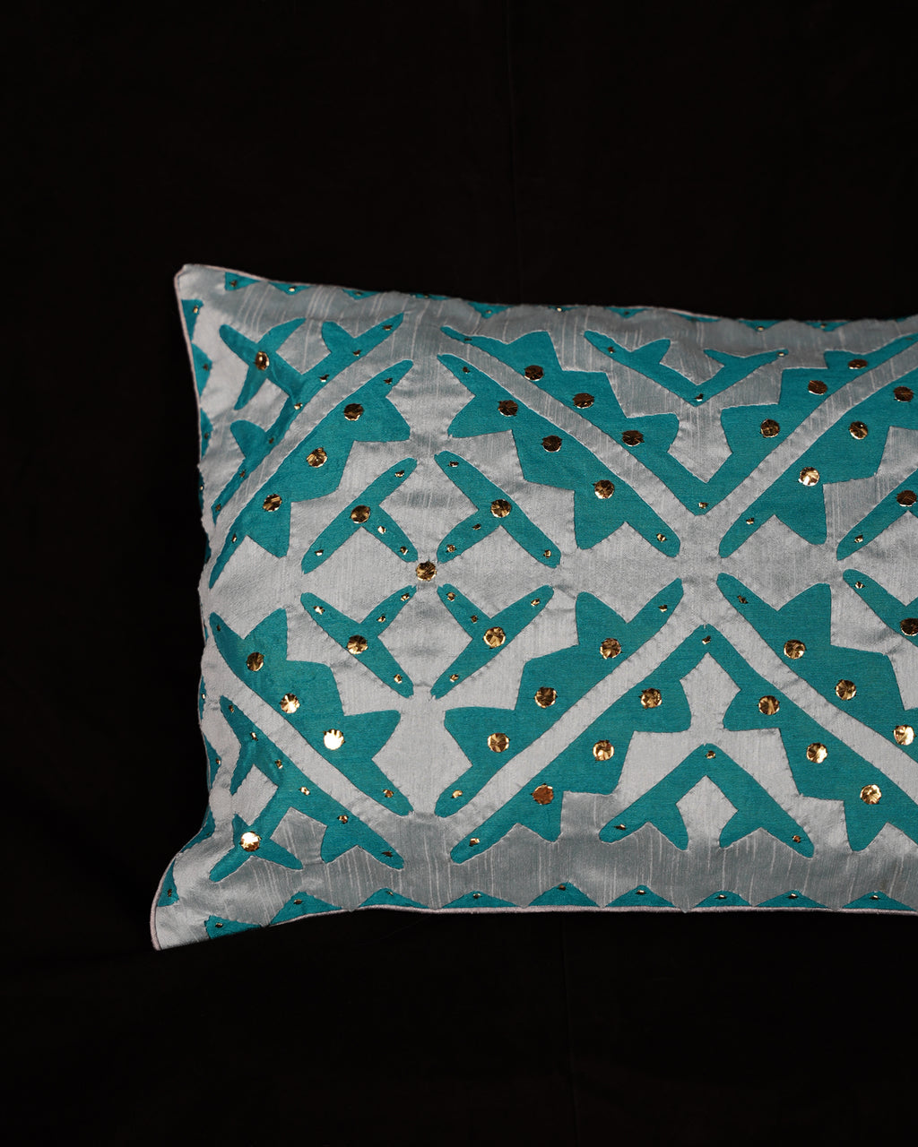 Mukaish Cushion Cover and Runner Set