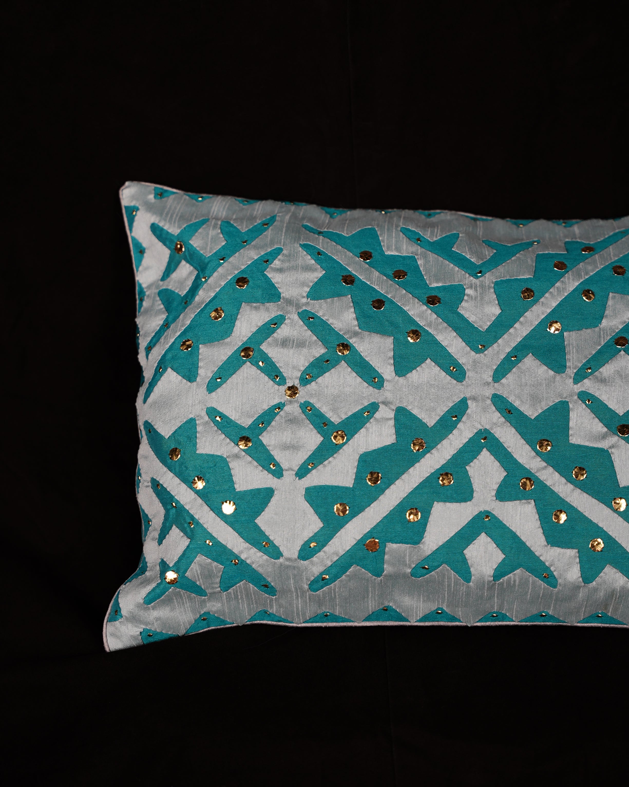 Mukaish Cushion Cover and Runner Set