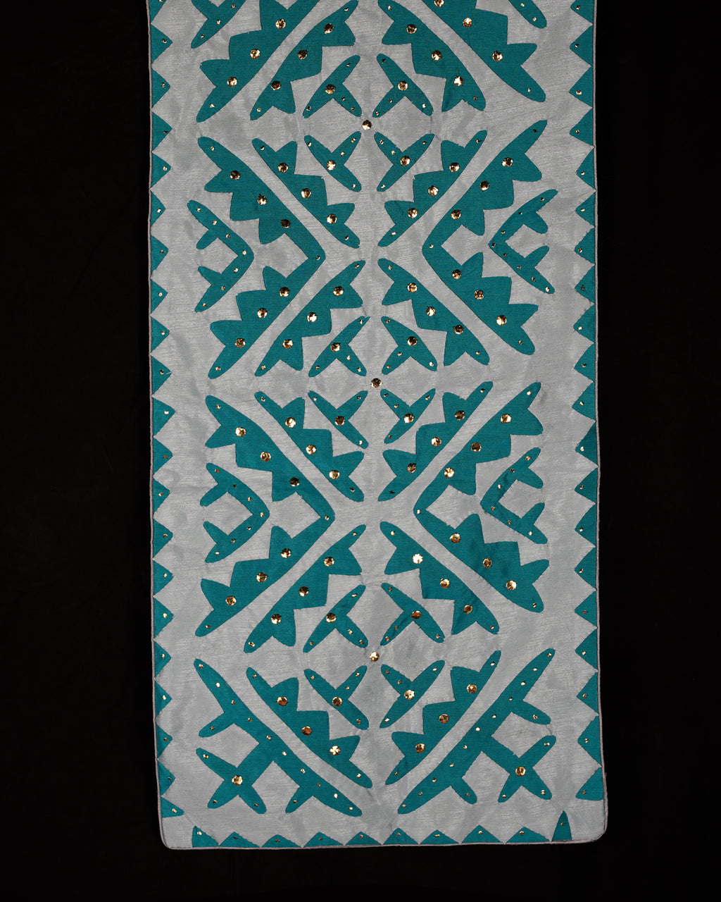 Mukaish Cushion Cover and Runner Set