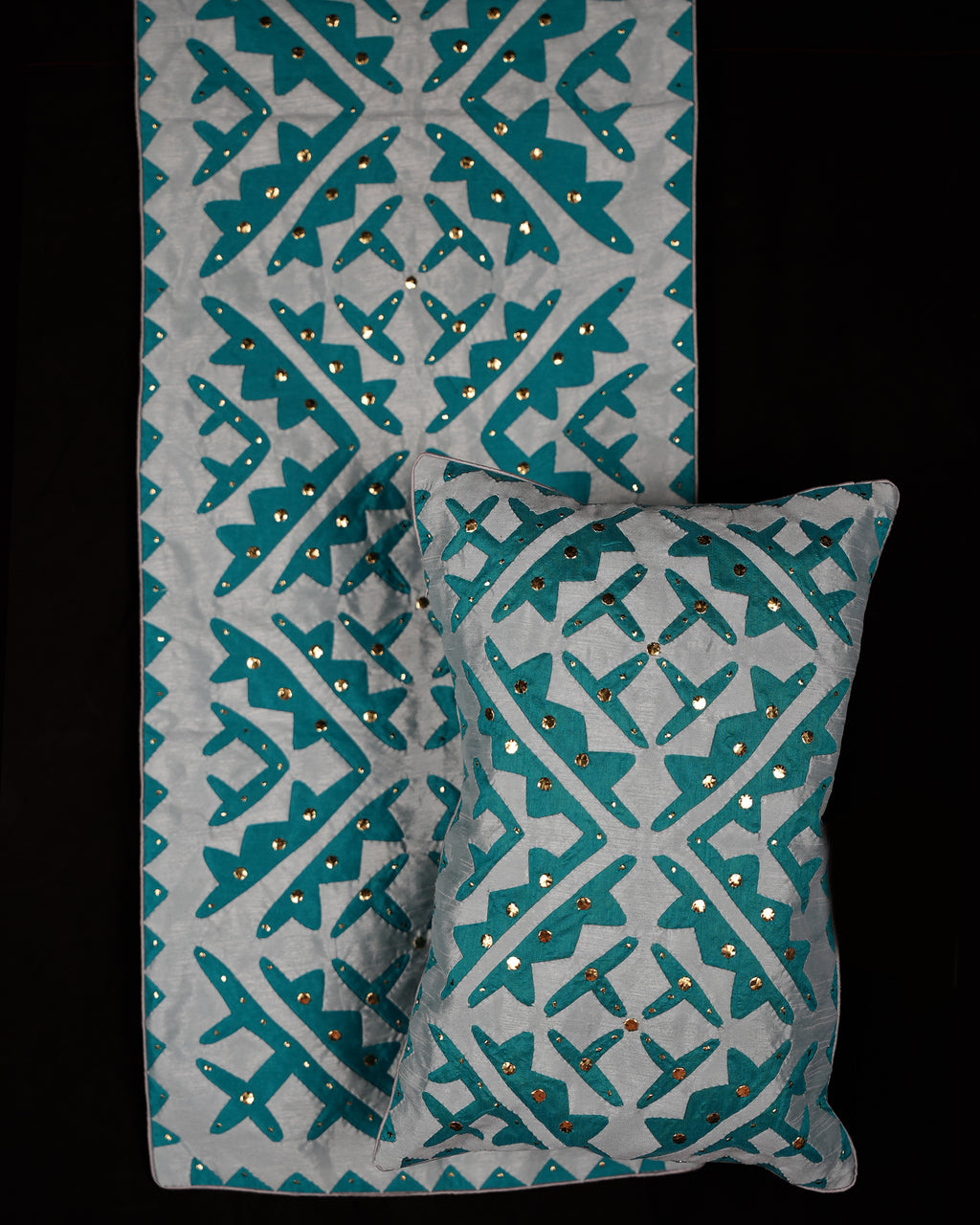 Mukaish Cushion Cover and Runner Set